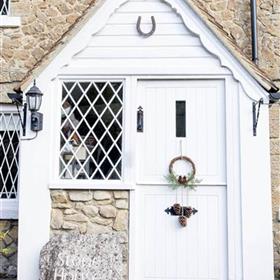 Pine Cone Hanging Christmas Wreath
